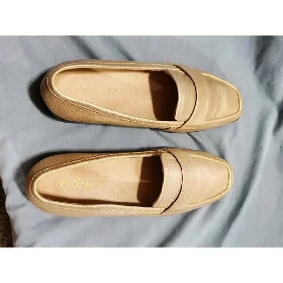 Vionic Women's Gold Loafers - Size 6.5 BD-118-2002 - New Never Worn - Picture 2 of 6